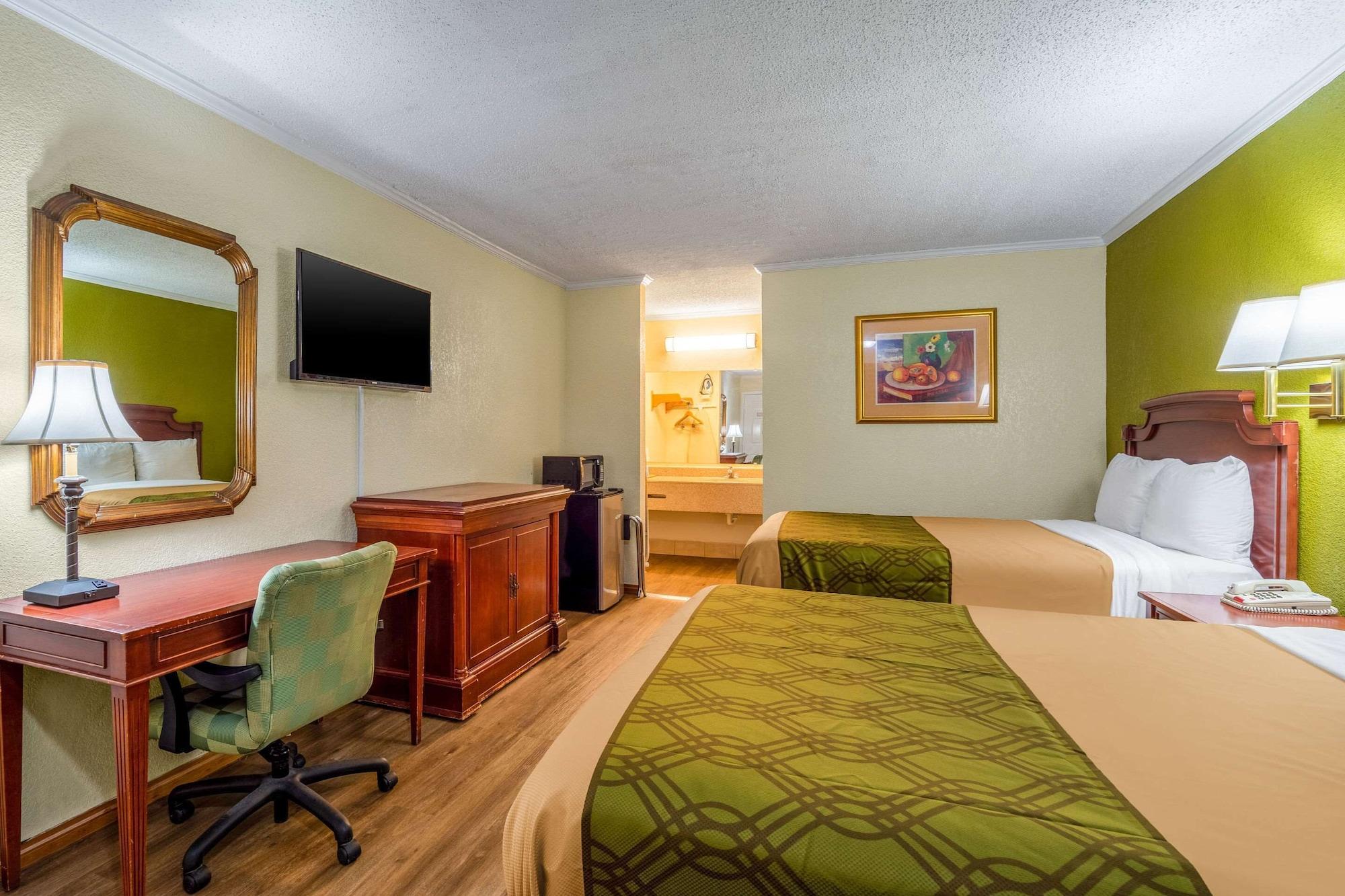 Rodeway Inn & Suites Fort Jackson Колумбия Екстериор снимка