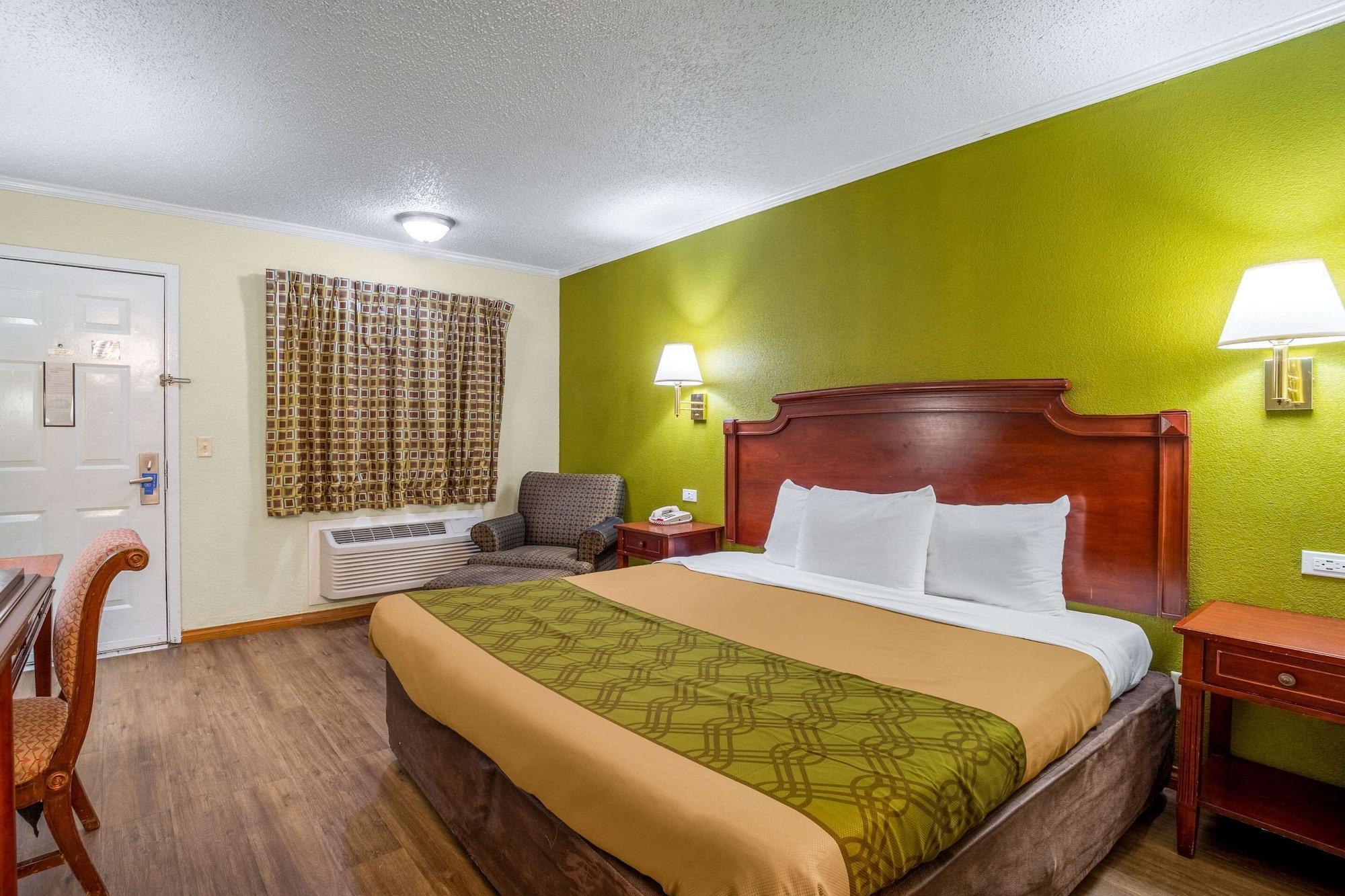 Rodeway Inn & Suites Fort Jackson Колумбия Екстериор снимка