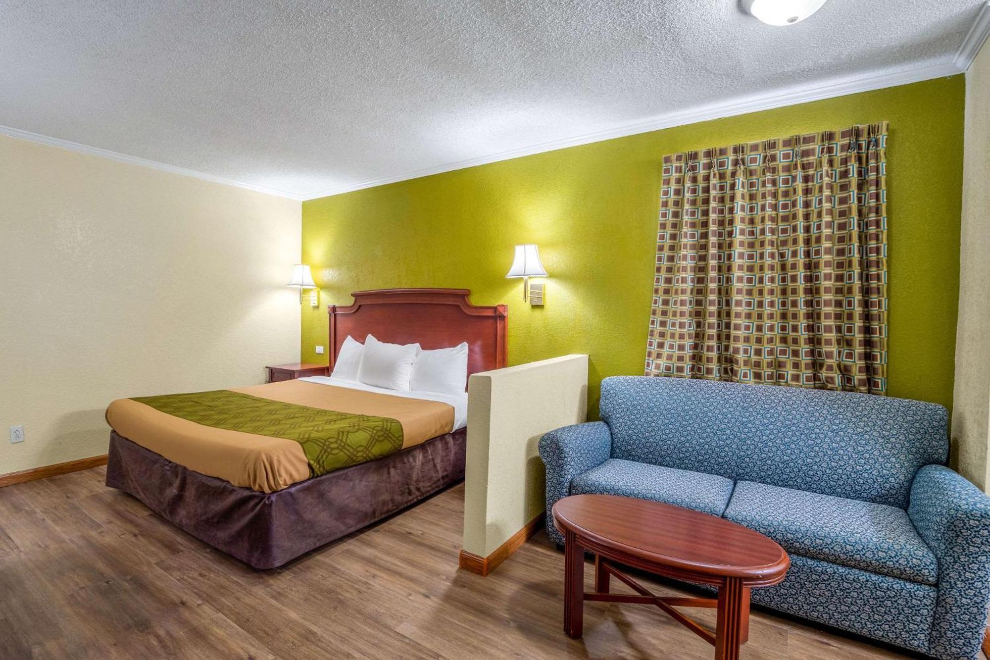 Rodeway Inn & Suites Fort Jackson Колумбия Екстериор снимка