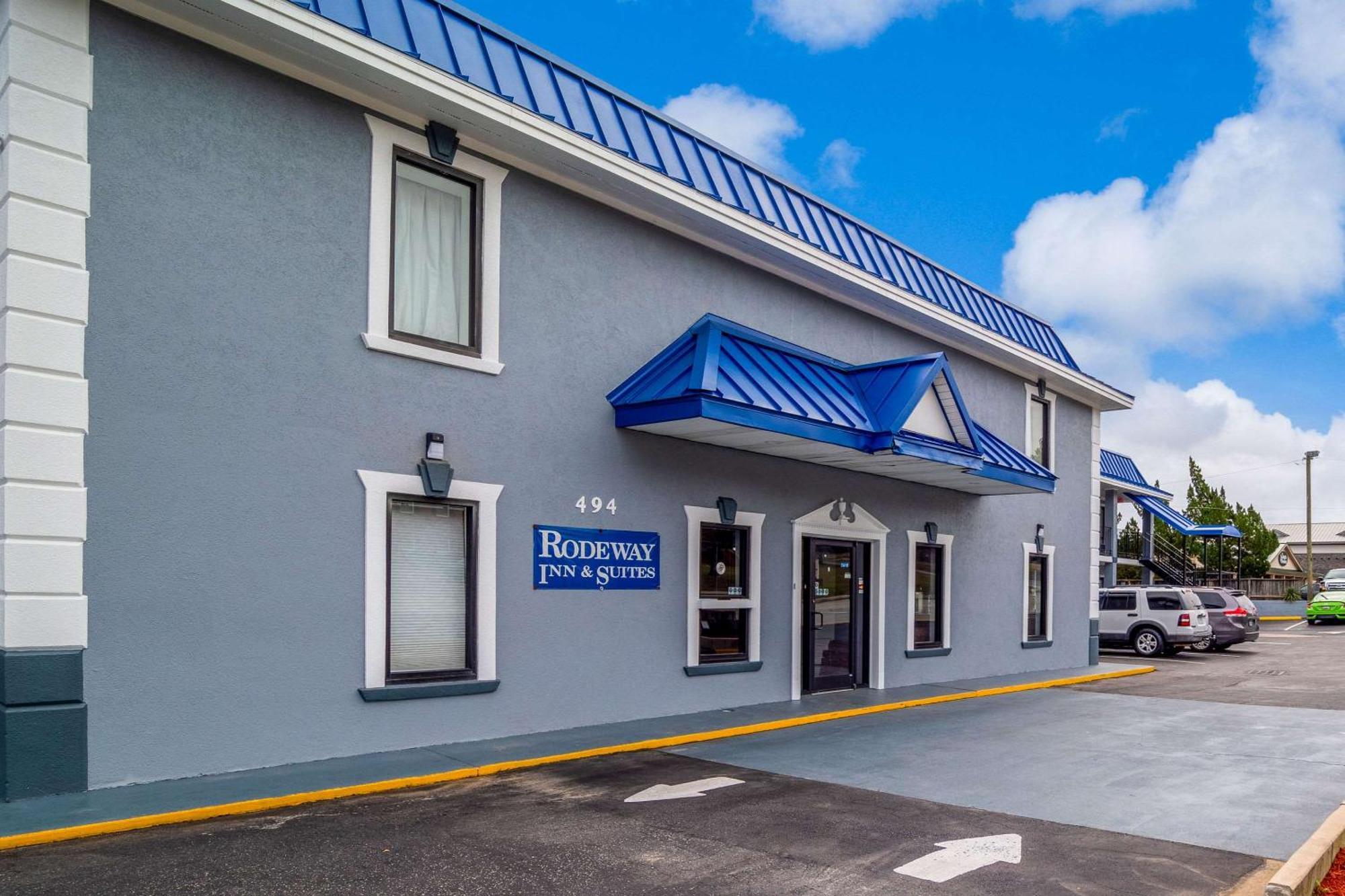 Rodeway Inn & Suites Fort Jackson Колумбия Екстериор снимка