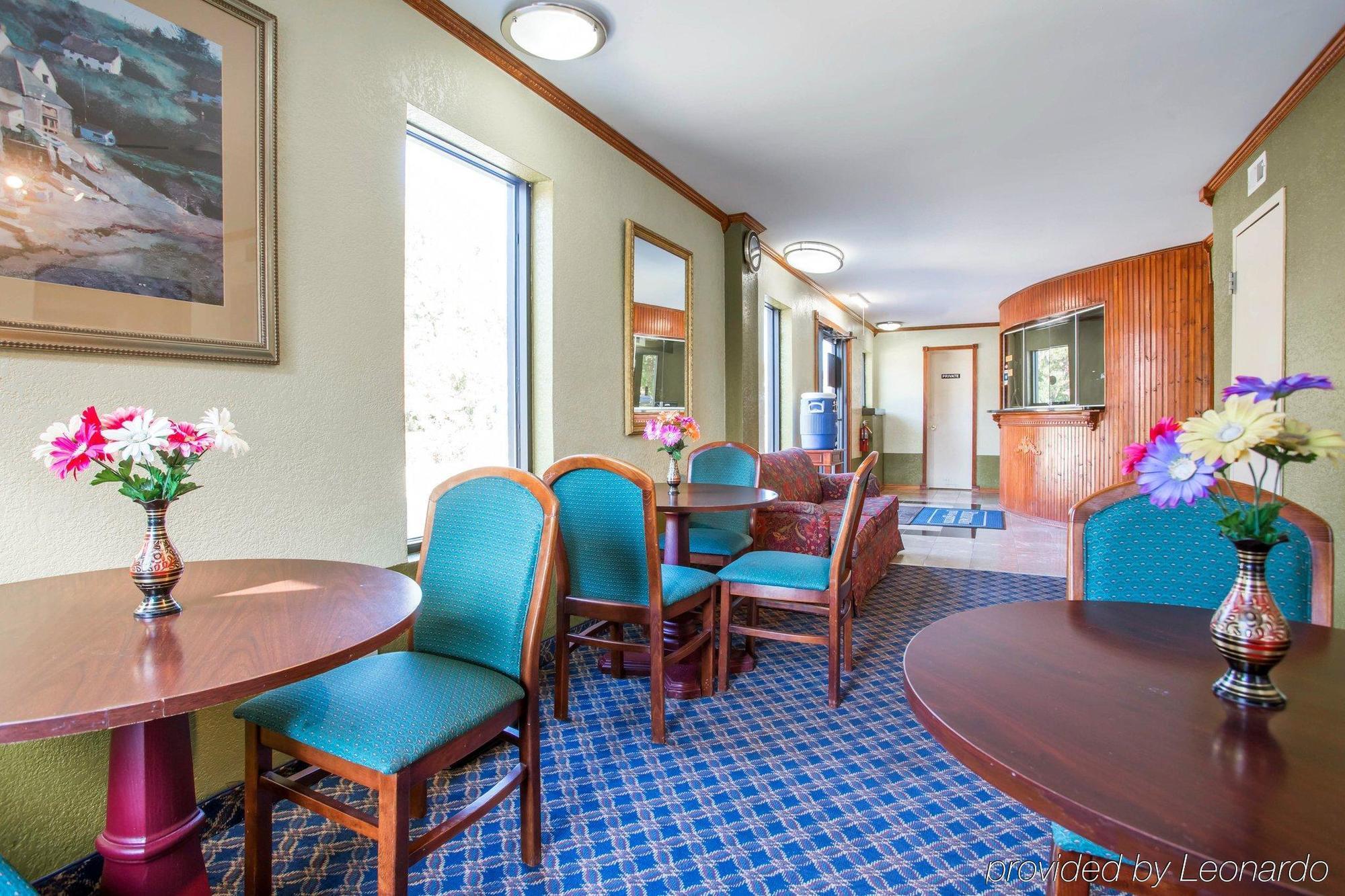 Rodeway Inn & Suites Fort Jackson Колумбия Екстериор снимка